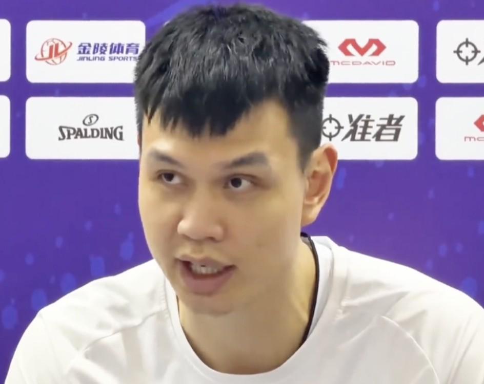 许钟豪炮轰队内外援:来到中国不要嚣张,我们不是来伺候你的